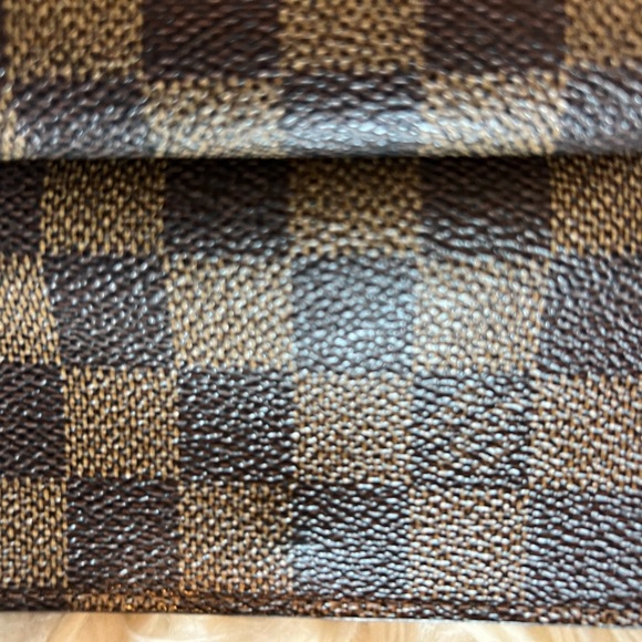 Louis Vuitton Damier Ebene Wallet with Gold Button-Pristine - Picture 3 of 8